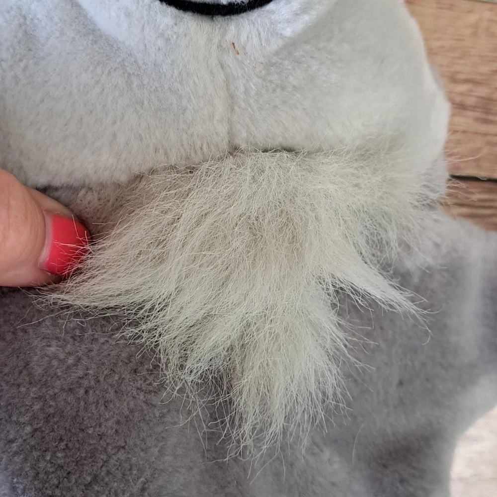 Vtg Disney 90's Pocahontas Meeko the Racoon Hand Puppet Mattel Gray Black Plush - Picture 4 of 13